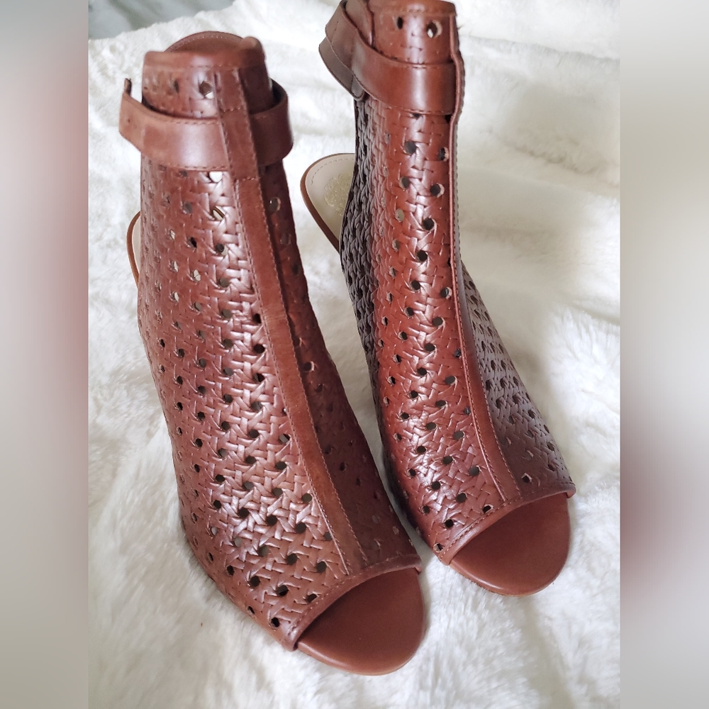 Vince Camuto brown leather sandal